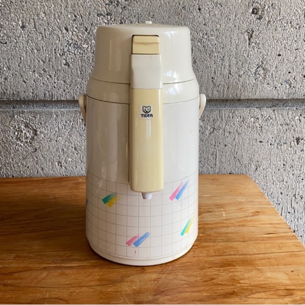 🇯🇵 Vintage Hot chocolate Tiger thermos from Japan
